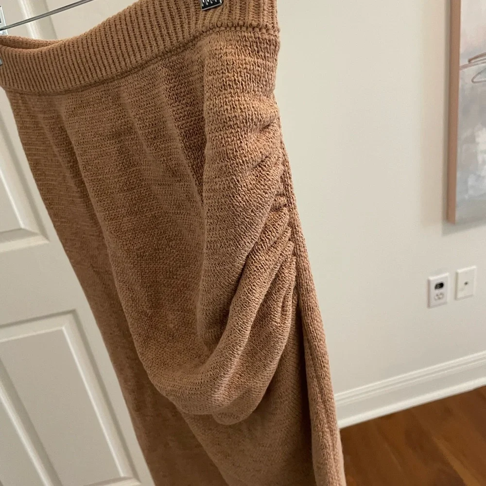 Express Midi Sweater Skirt - Picture 10 of 11